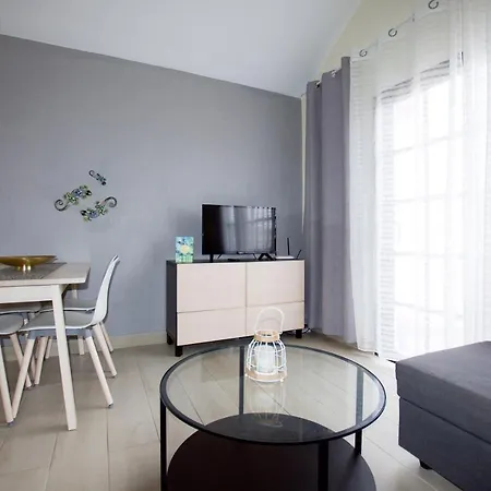 Book Jet - Premium Pool View&wifi