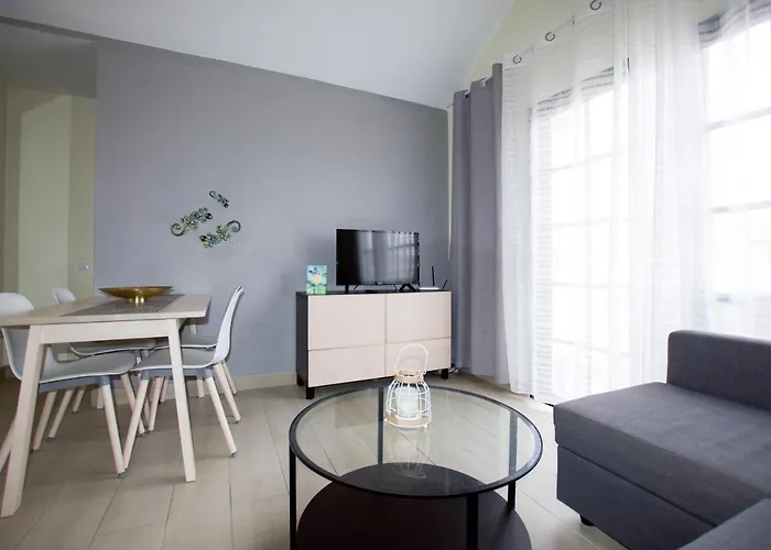 Book Jet - Premium Pool View&wifi